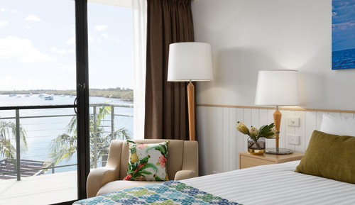 Habitación, 1 cama de matrimonio grande, vistas al río