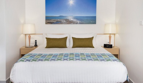 Habitación, 1 cama de matrimonio grande, vistas al jardín