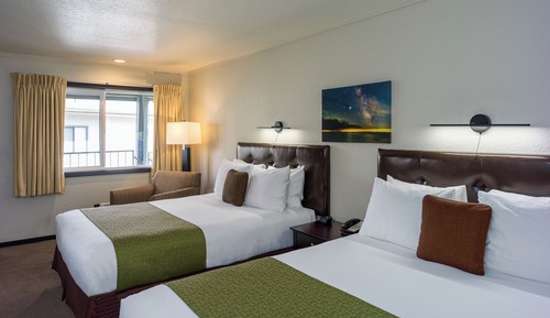 2 Queen Beds with Air Conditioning (No Pets Allowed).