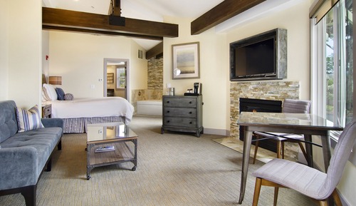 Suite, 1 cama de matrimonio, vistas parciales al mar (Point Sur)
