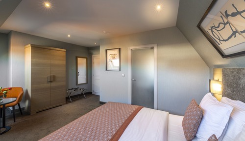 Superior Pent Room