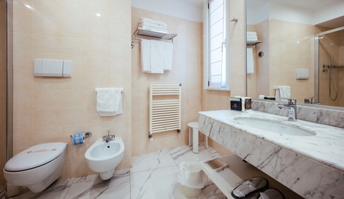 Habitación superior con 1 cama doble o 2 individuales