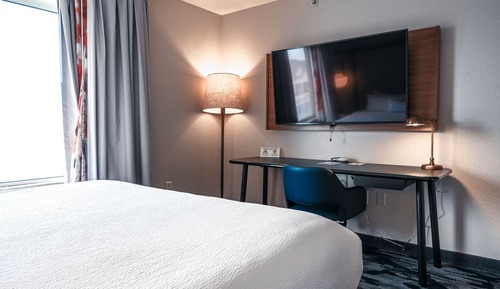 Suite, 1 cama de matrimonio grande con sofá cama, no fumadores (Mobility/Hearing Accessible, Tub)