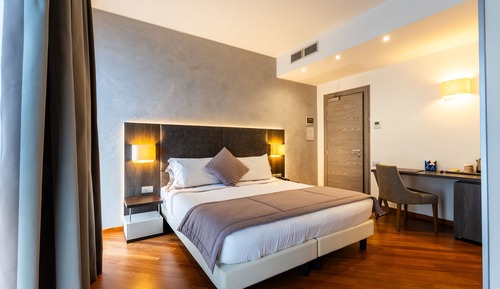 Habitación superior con 1 cama doble o 2 individuales