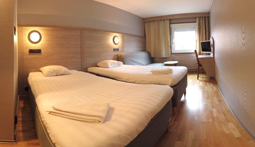 Habitación con 2 camas individuales