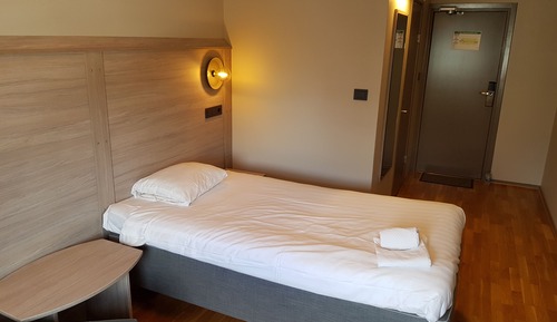 Habitación individual, baño privado (Third Floor)
