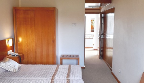 Habitación con 2 camas individuales