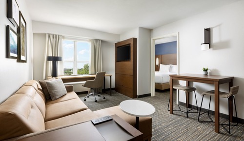 Suite, 1 habitación (Mobility/Hearing Access, Roll-In Shwr)