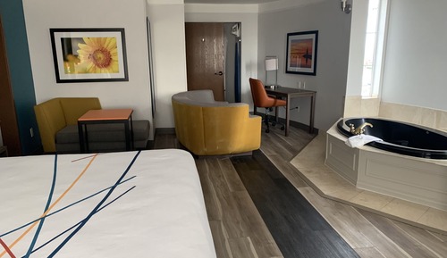1 King Bed, Mobility Accessible Presidential Suite, Bathtub w/ Grab Bars, Non-Smoking