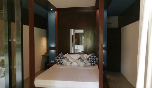 Habitación superior, vistas al jardín
