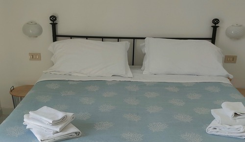 Habitación económica con 1 cama doble o 2 individuales
