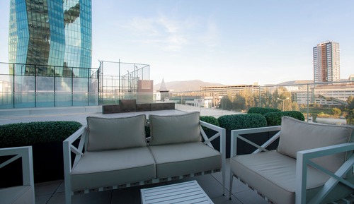 Loft, 2 habitaciones, vistas a la ciudad, en esquina