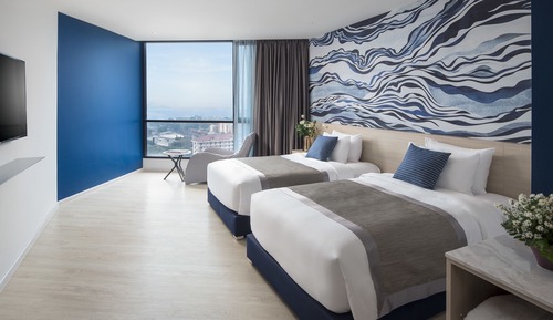 Deluxe Harbour View - High Floor