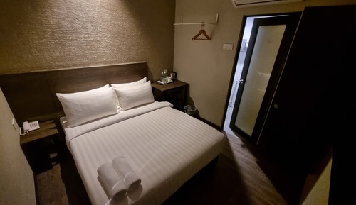 Habitación, 1 cama de matrimonio, sin ventanas