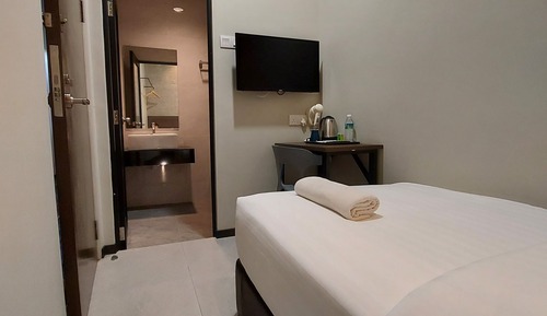 Habitación individual, sin ventanas