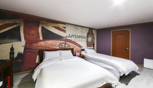 Semi-Deluxe Room 