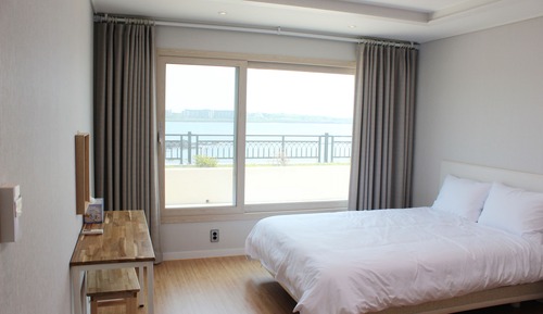 Habitación familiar, terraza, vistas al mar (82 sqm.)