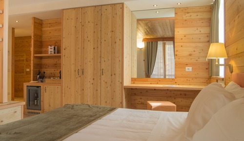 Habitación superior con 1 cama doble o 2 individuales