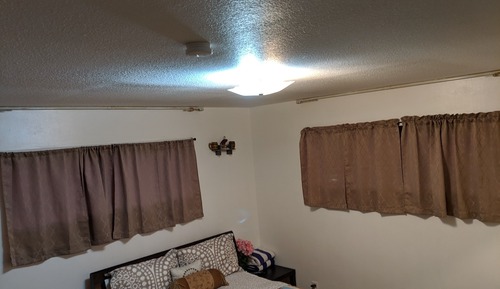 Habitación básica doble, 1 cama de matrimonio, baño compartido, vistas a la ciudad