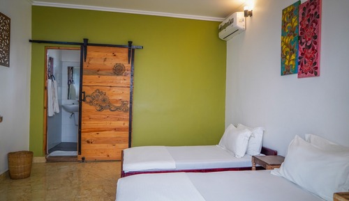 Habitación con 2 camas individuales