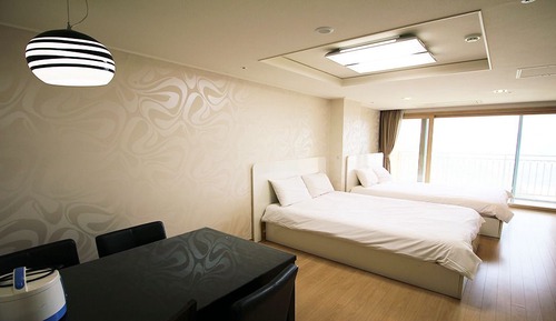 Habitación familiar con 2 camas individuales