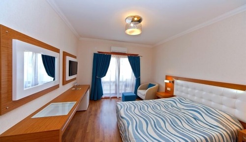 Habitación estándar con 1 cama doble o 2 individuales