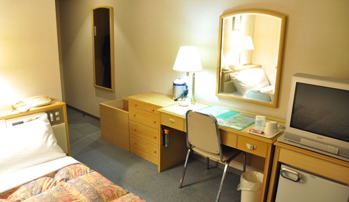 Habitación individual básica, fumadores (Semi-double Bed)