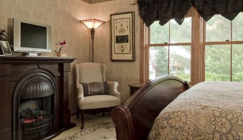 Room, Private Bathroom (Arethusa Falls) (Only Kids Ages 12+ and only service animals Allowed)
