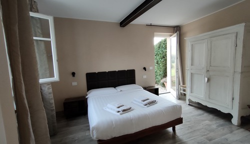 Habitación estándar doble, 1 cama de matrimonio, vistas a la colina
