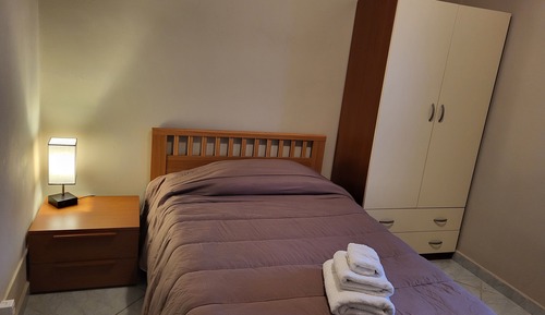 Habitación individual económica, baño privado (External)