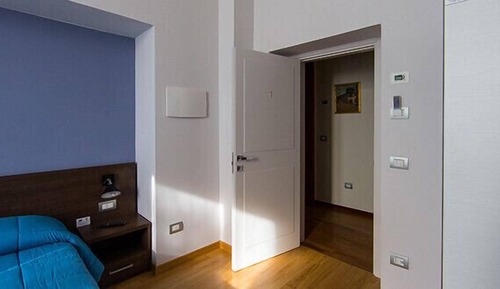 Habitación Business con 1 cama doble o 2 individuales, no fumadores (1)