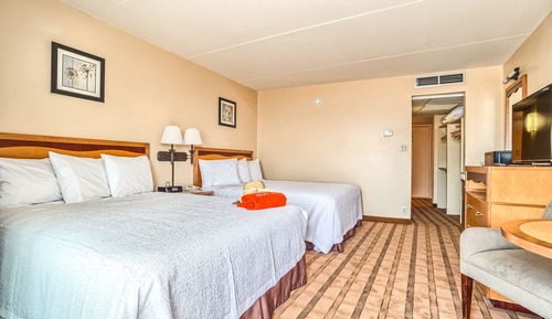 Habitación básica, 2 camas de matrimonio, vistas al mar