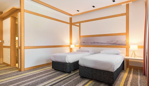 Deluxe Double or Twin Room with Mountain View