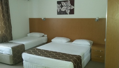Habitación estándar con 1 cama doble o 2 individuales