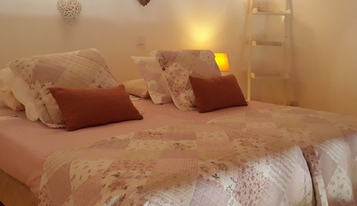 Studio, 1 Bedroom, Private Bathroom, Pool View