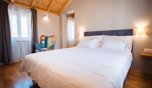 SUPERIOR TOP FLOOR SUITE