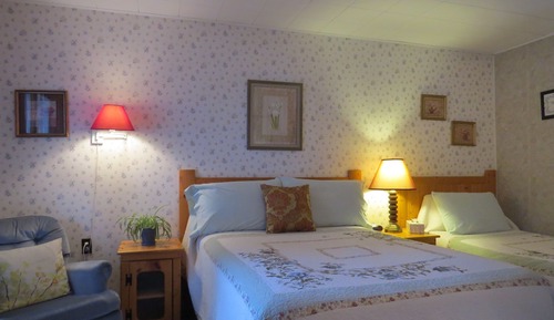 Habitación doble, varias camas