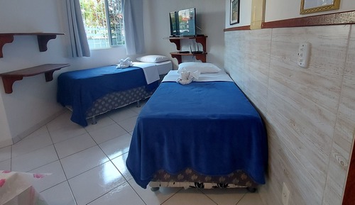 Habitación cuádruple estándar, planta baja (Apartamento 6)