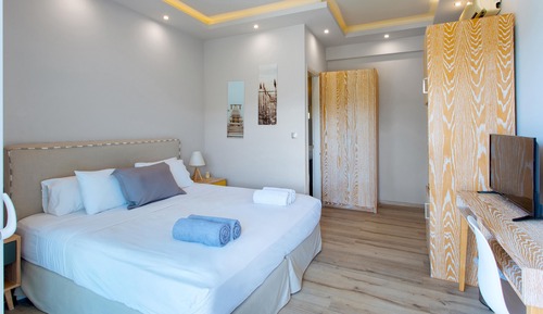 Suite estudio junior, 1 cama de matrimonio grande, vistas a la piscina (Adults Only)
