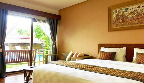 Suite Room with Pool View