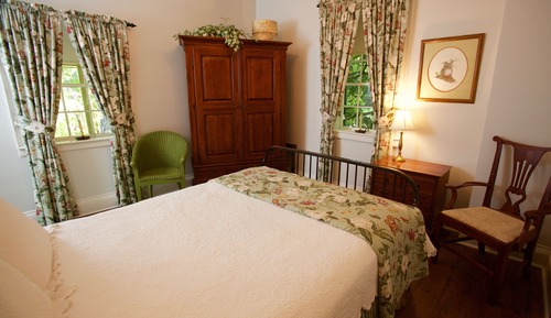 Habitación (203 Lucinda Blum Zevely)