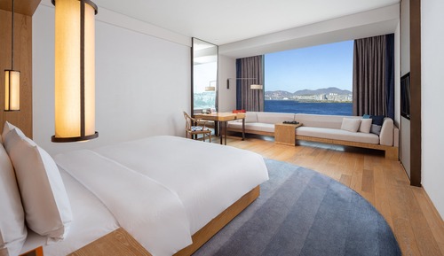 Habitación estándar, 1 cama de matrimonio grande, con vistas (180 Degree Erhai View High Floor)