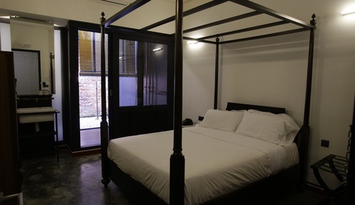 Habitación Deluxe doble, 1 cama de matrimonio, patio