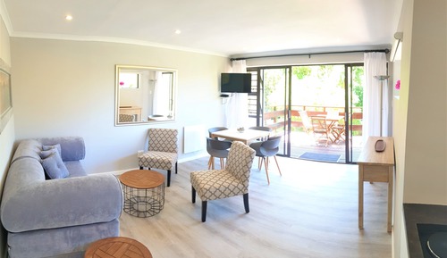 Apartamento familiar, cocina, junto a la piscina