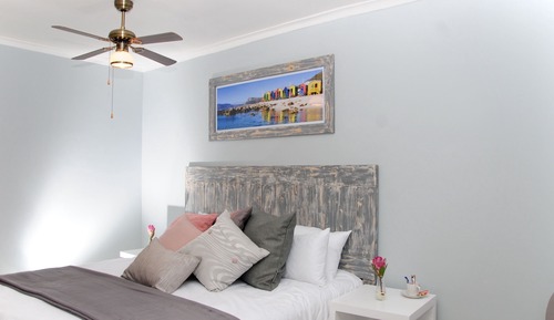 Habitación Deluxe con 1 cama doble o 2 individuales, 1 cama de matrimonio grande, planta baja