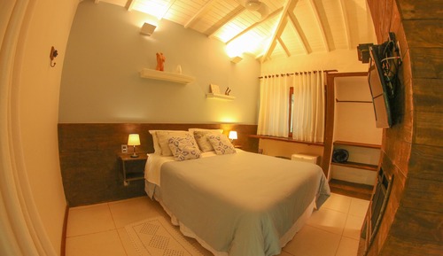 Habitación romántica doble, 1 cama de matrimonio, baño privado, en la zona del jardín