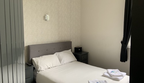 Habitación doble, baño privado