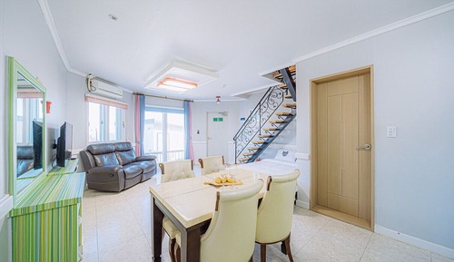 Habitación doble (Room 201)