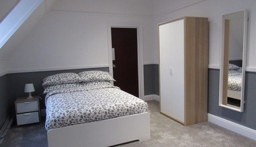 Habitación Confort con 1 cama doble o 2 individuales, baño privado (Room 1)