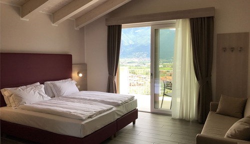 Habitación triple, balcón